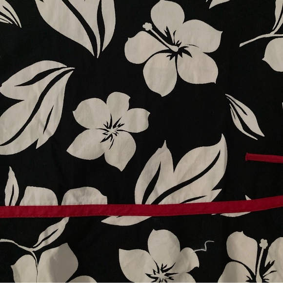 Papaya small vintage y2k Black and White Floral Mini Skirt - Picture 3 of 8